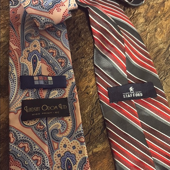 Elegant Striped and Paisley Men's Tie Set - Picture 2 of 2